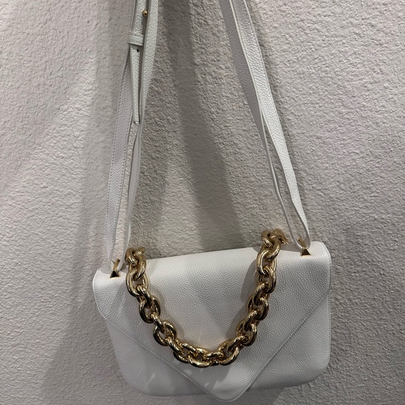 Bottega Veneta Cream Shoulder Bag with Gold Chain - Picture 8 of 8